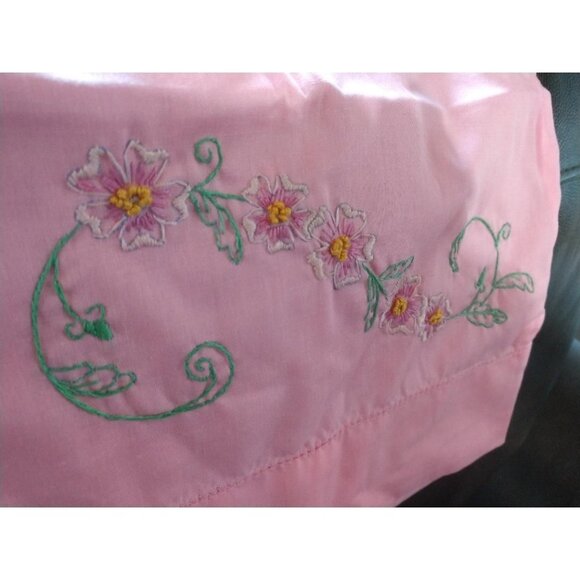 Vintage Pink Embroidered Pillowcase Set With Floral Pattern & Green Accents 31" - Picture 7 of 7